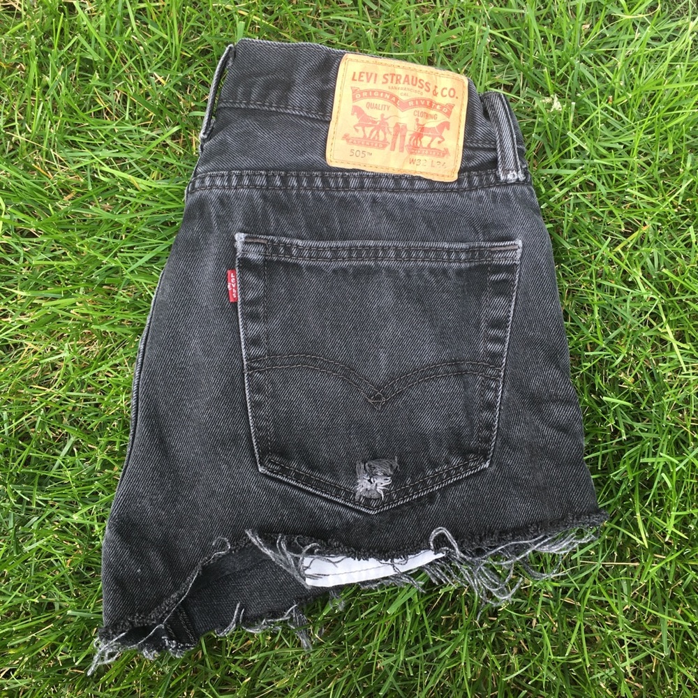 black levi 505 shorts 🌱